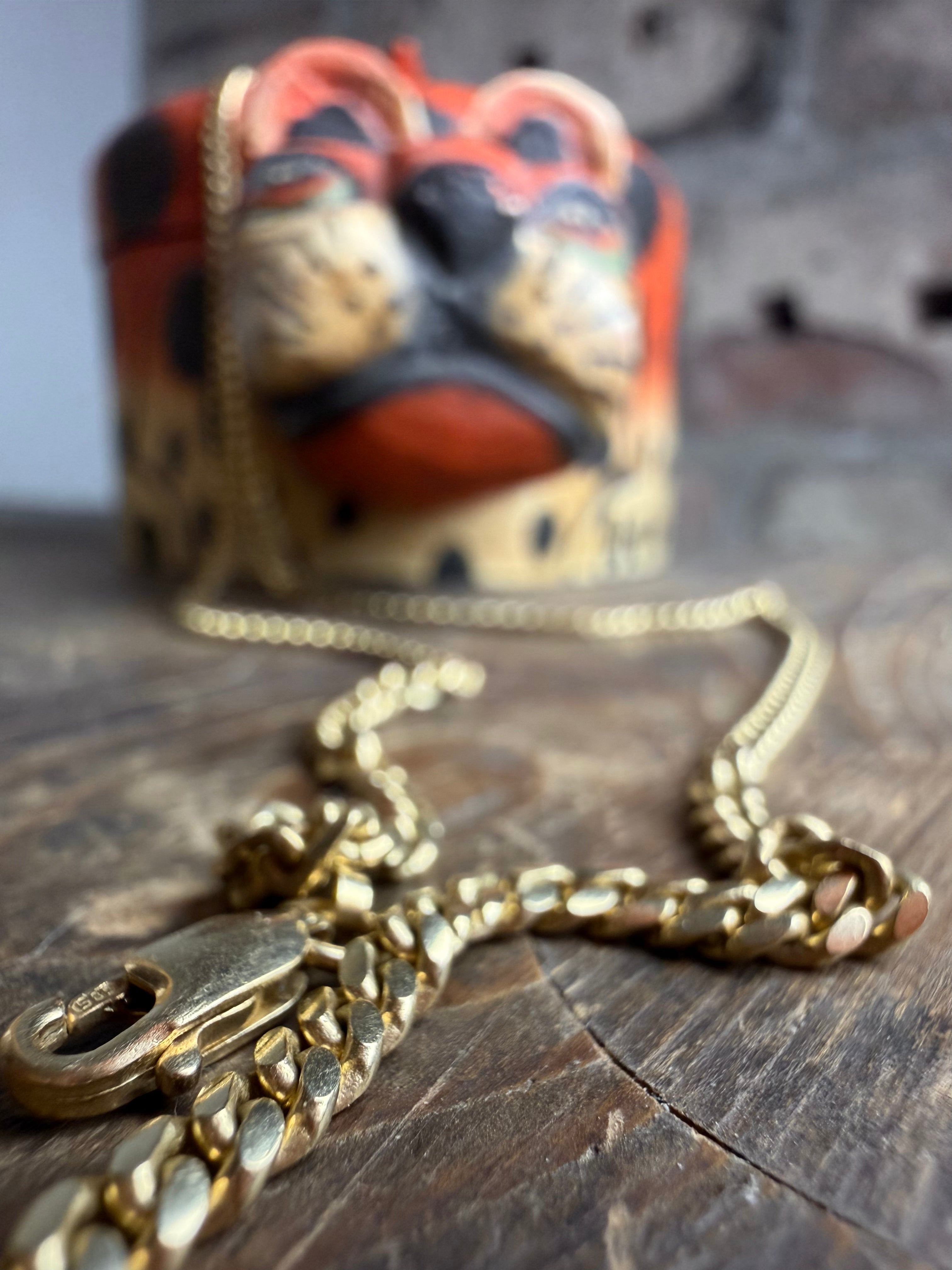 The Perfect Curb Chain